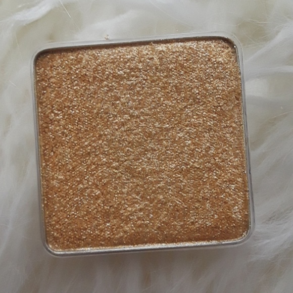 Victoria's Secret Shimmer eyeshadow 24K new - Picture 2 of 4